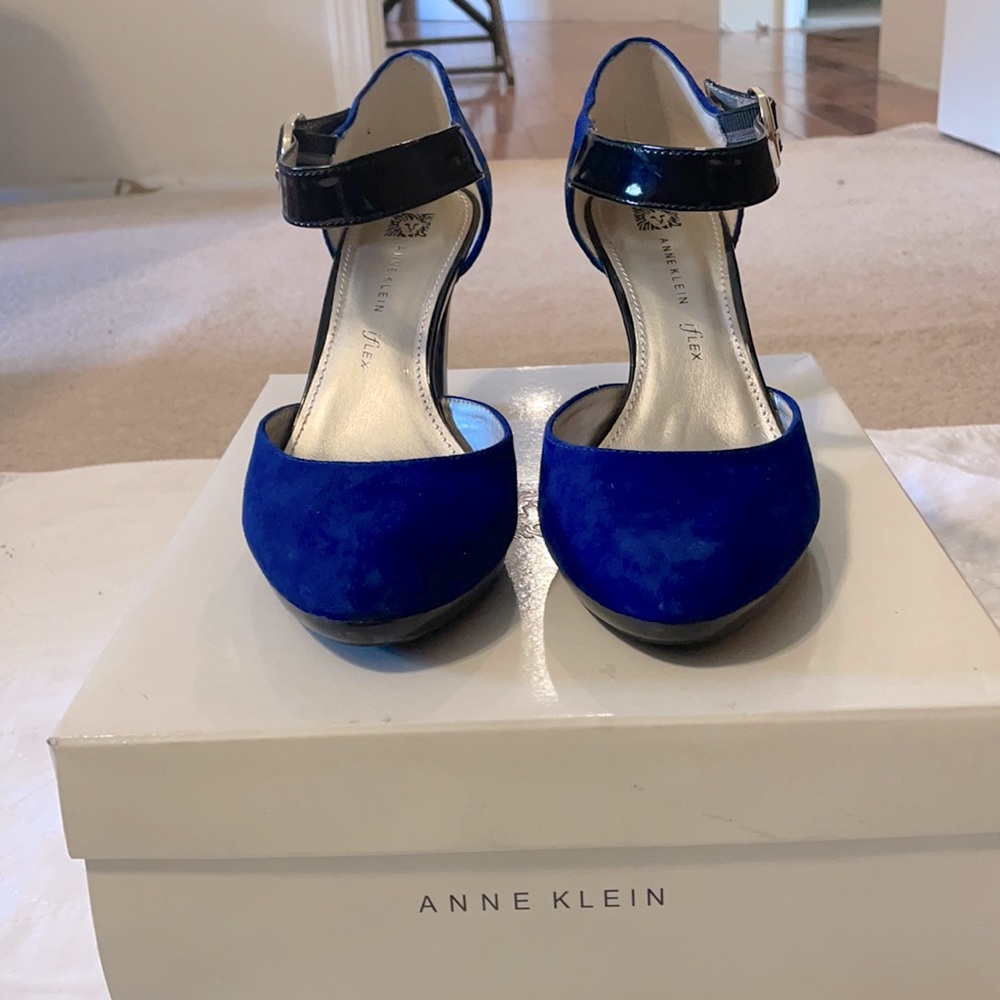 Anne Klein size 8.5M, Royal Blue Suede